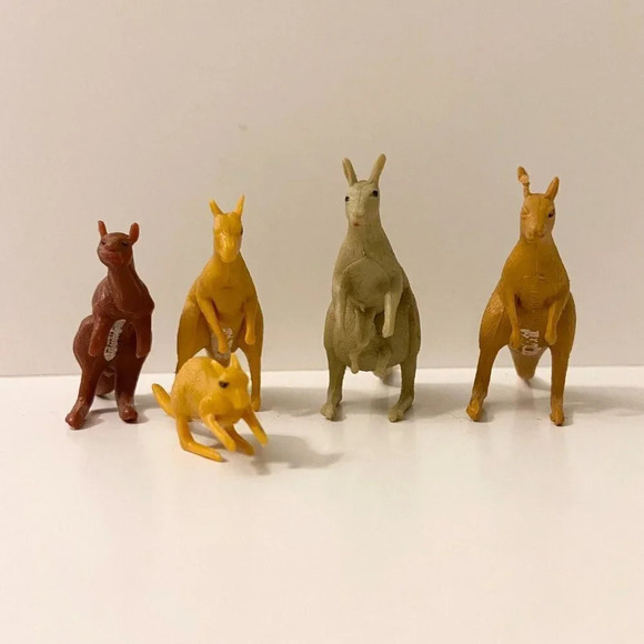 Vintage Lot  of 5 Kangaroo Plastic Toys Hong Kong - Picture 2 of 16